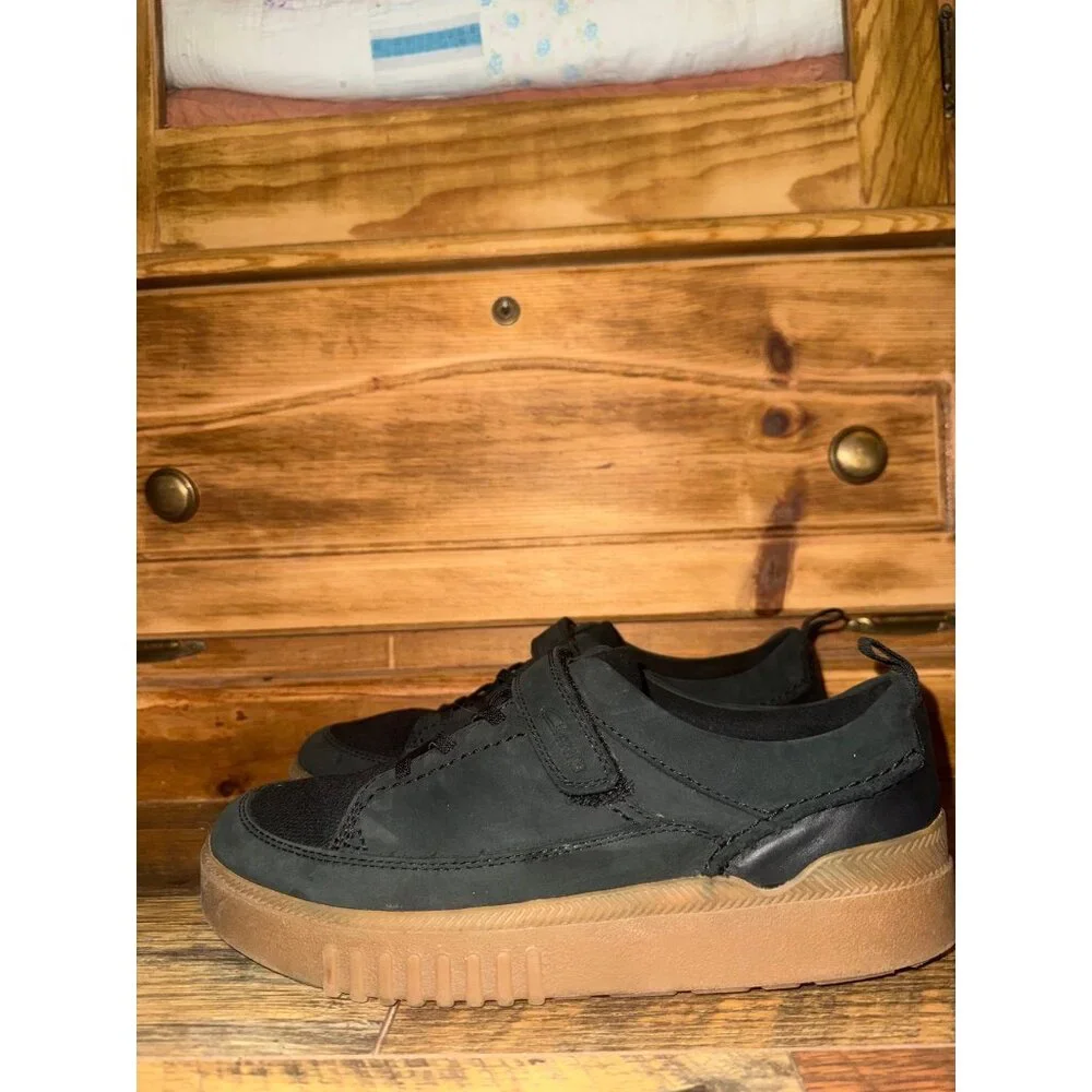 Clark’s‎ Youth Odor Control Sneaker Shoes  Size 6 Youth